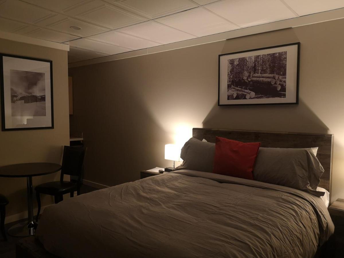 The Cache Hotel And Lodgings ゴールデン エクステリア 写真